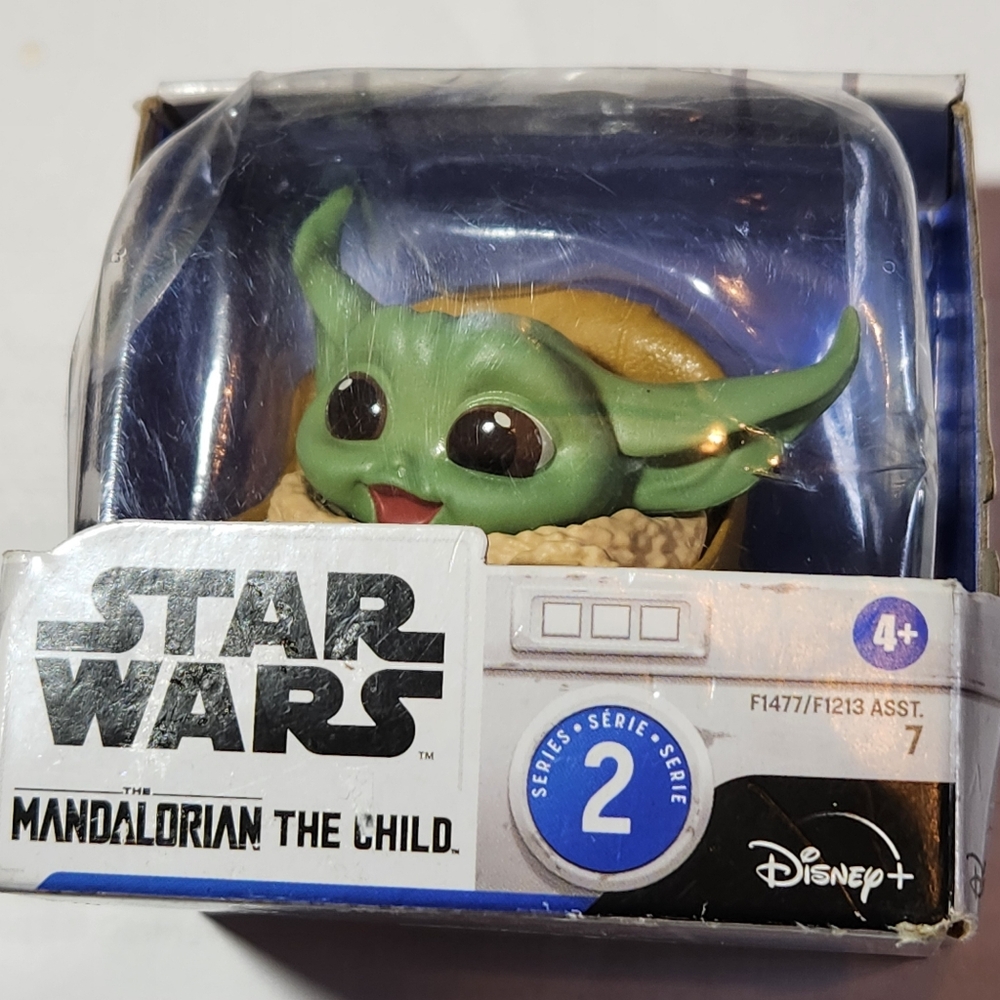 Disney Star Wars NWT Mandalorian Child Bounty Collection Series 2--#7 Figurine